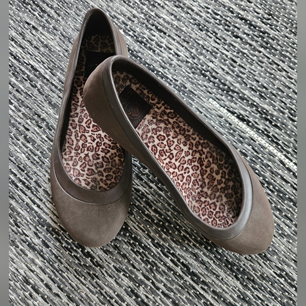 Crocs Women's Mammoth Leopard Lined Ballet Flats (Size 9W) - Picture 2 of 5
